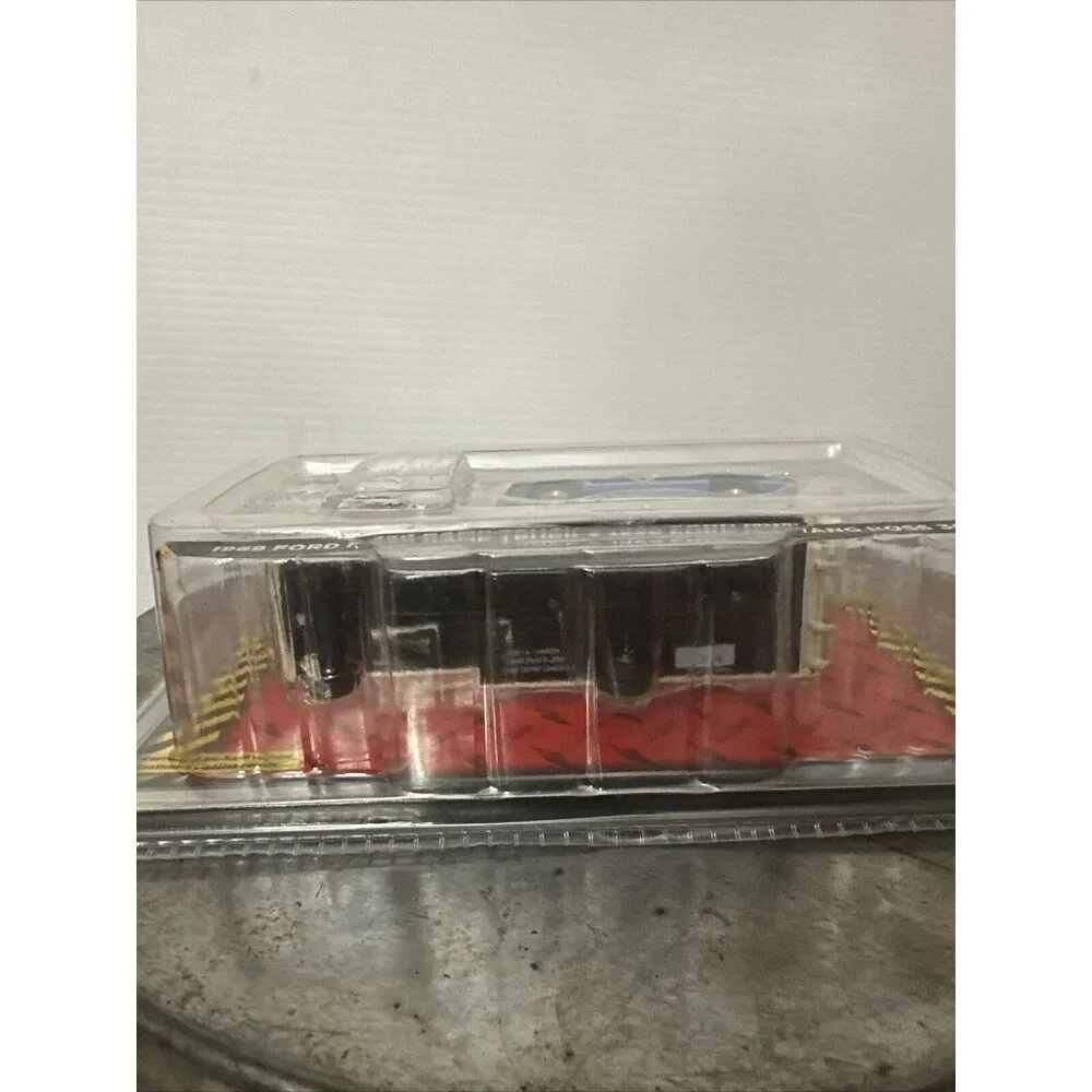 Greenlight 1969 FORD F350 RAMP‎ TRUCK & 1969 MUSTANG BOSS 302 HD Trucks